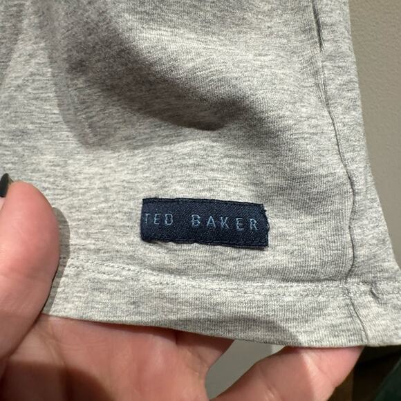 Ted Baker London Basic gray t-shirt in size large - Picture 3 of 5
